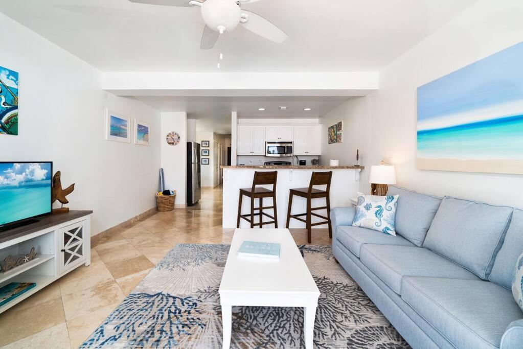 The Cottonwood House - Beach Villa Turtle Cove Exteriör bild